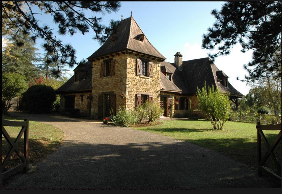 La Borie Du Cambord - Gites Et Chambres D'Hotes Sarlat Esterno foto